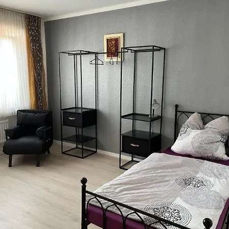 Near Cologne And Phantasialand Apartment *